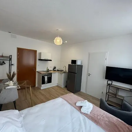 Champêtre Centre Ville, Stationnement Gratuit Et Proche Tram *