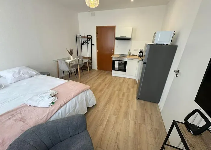 Appartement Champêtre Centre Ville, Stationnement Gratuit Et Proche Tram